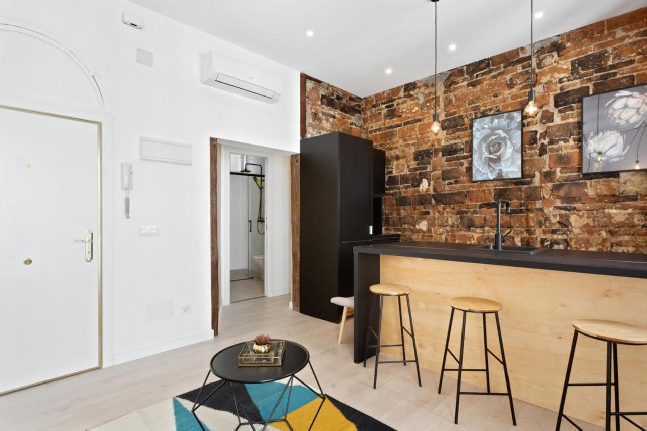 Modern 1 Bedroom Apartment Near Lavapies Madrid Exteriör bild