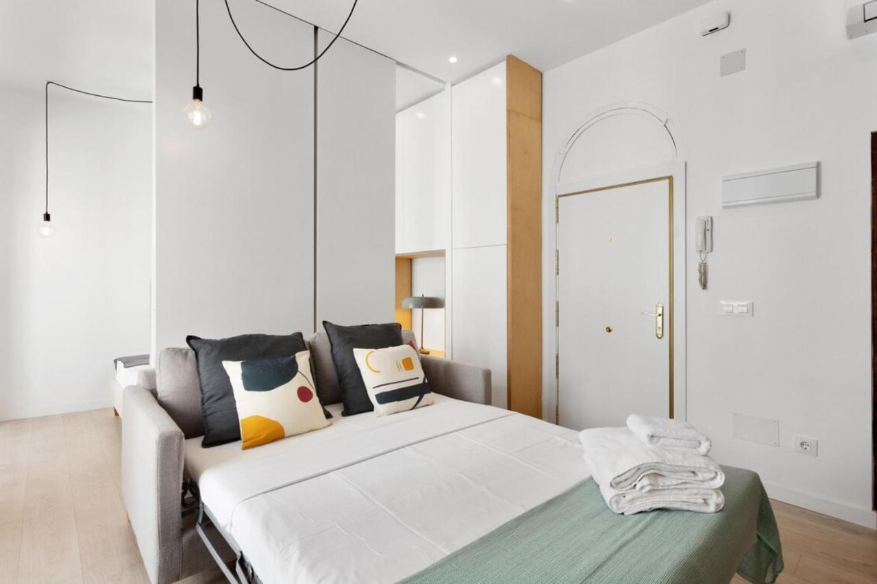 Modern 1 Bedroom Apartment Near Lavapies Madrid Exteriör bild
